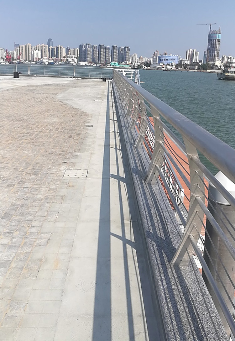 不銹鋼立柱廠家