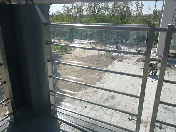 樓梯立柱不銹鋼