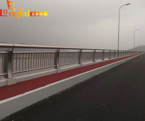 橋梁護欄