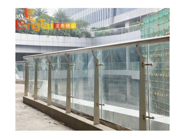 清潔與維護(hù)不銹鋼立柱的常識(shí)