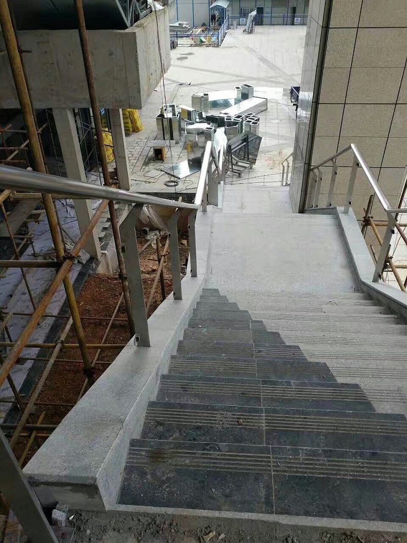 不銹鋼工程立柱