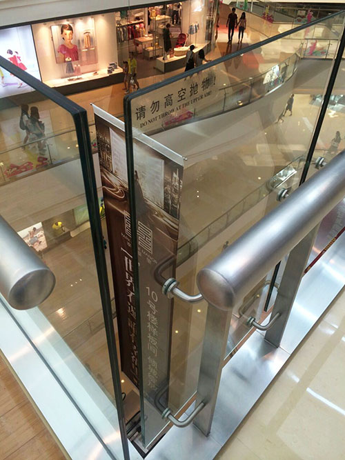 玻璃護(hù)欄